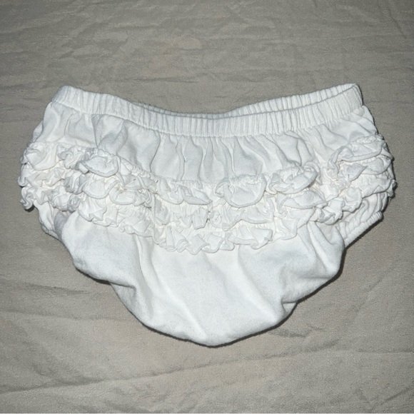 BURT’S BEES White Ruffle Bloomers Baby Size 18 Months. - Picture 1 of 5